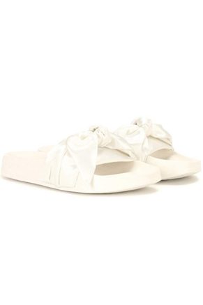 Fenty-By-Rihanna-Bow-Sliders-.jpg