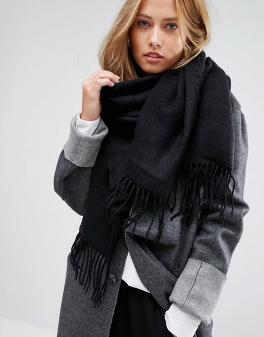 6771896-1-black